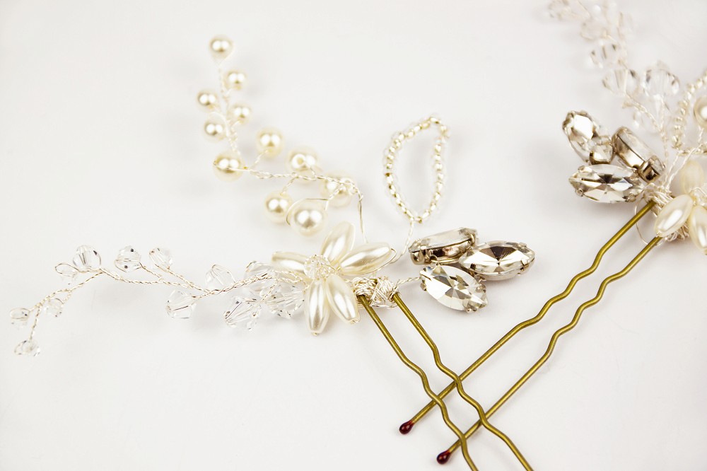 Decorative hairpins for bridesmaids
