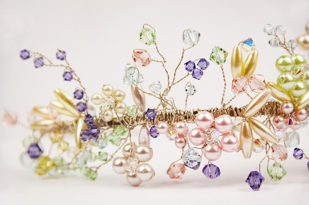 Close up of Le Jardin bridal headpiece