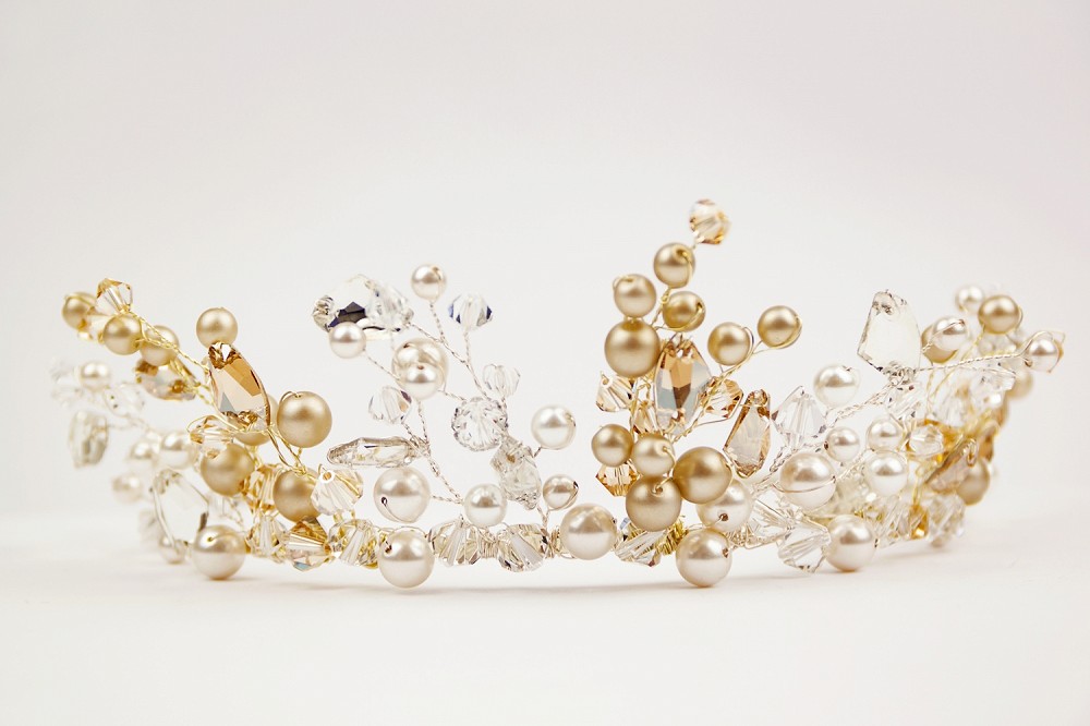 Close up of Taylor tiara