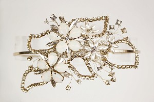 Close up of Hesta bridal headpiece