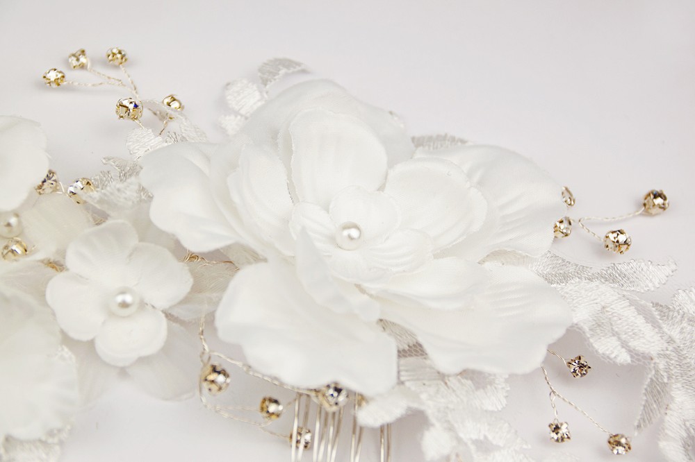 Zinnia bridal hairvine