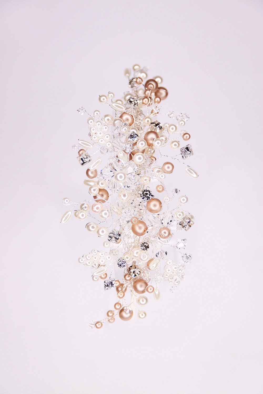 Shown here in soft gold and beautiful champagne colours.